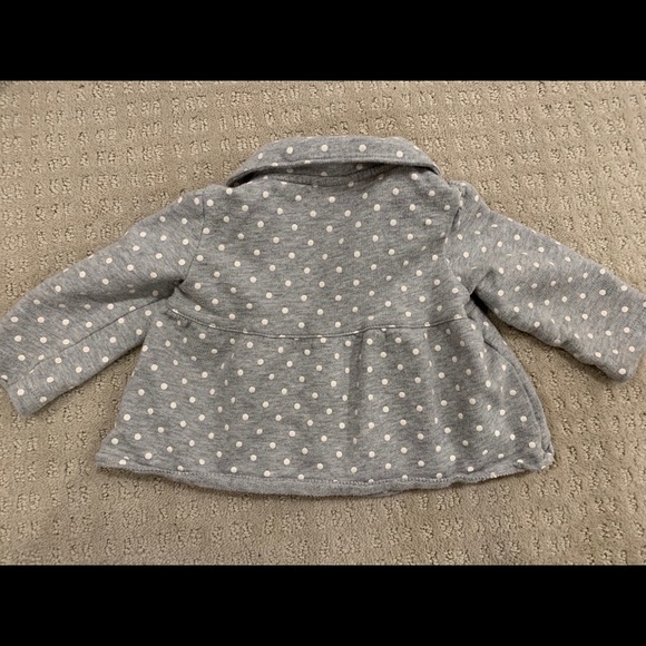 Two button sweater - Picture 2 of 2